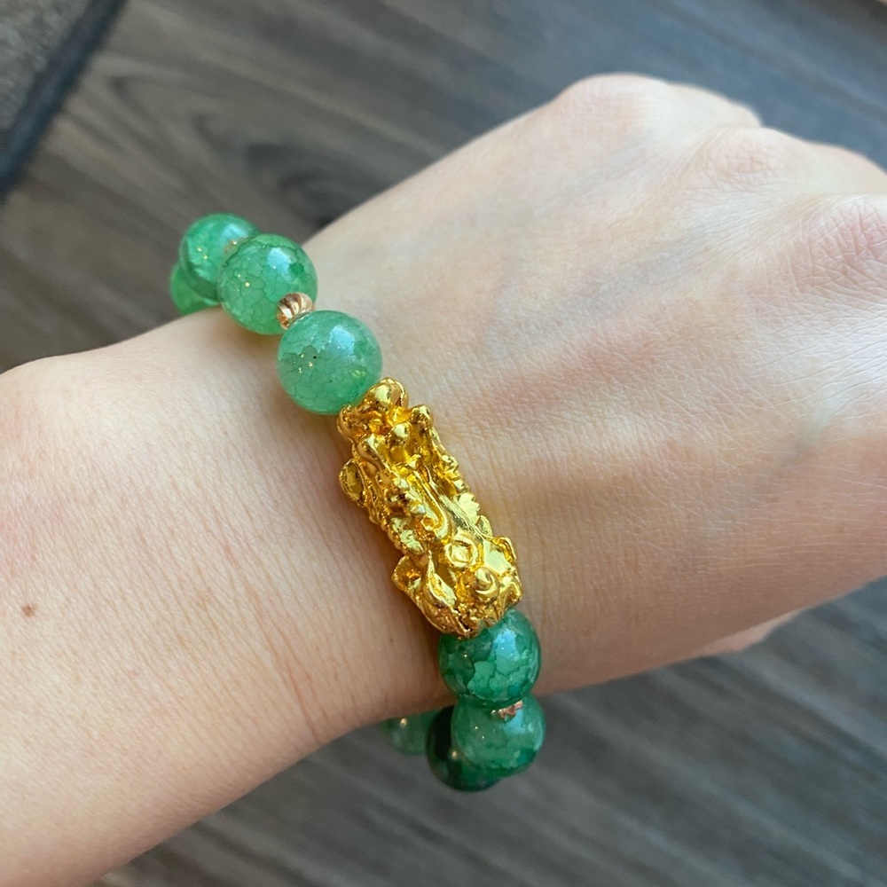 Glass Jade Beads Bracelet with Pixiu Pendent - Picture 5 of 6